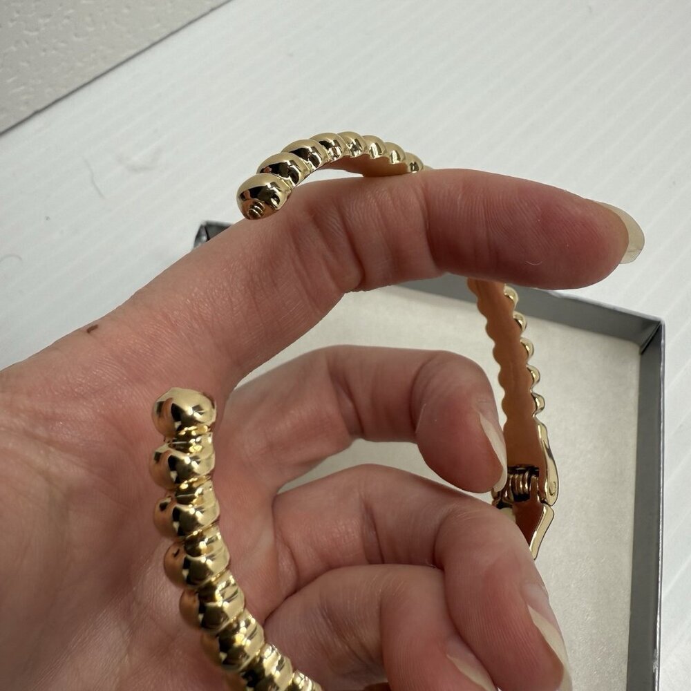 ETTIKA Gold Plated Beaded Rim Hinged Bangle Bracelet Modern Statement Jewelry - Picture 4 of 5